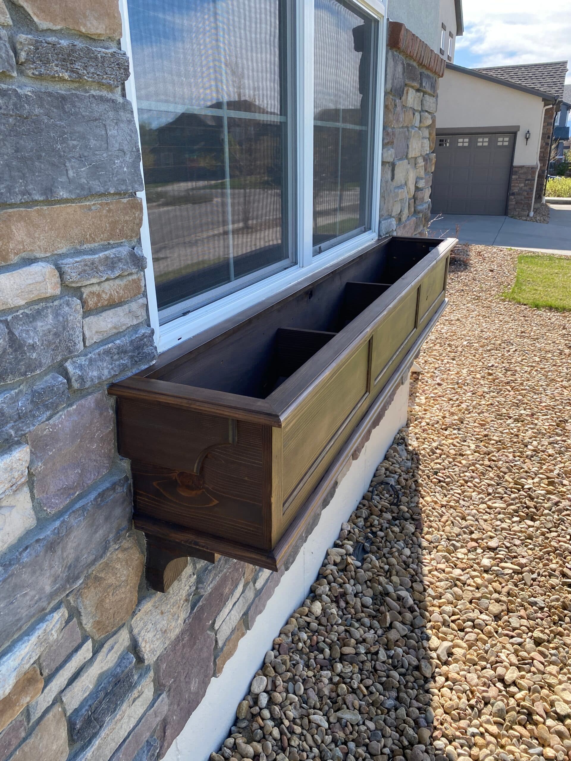 Outdoor decorative cedar flowerbox